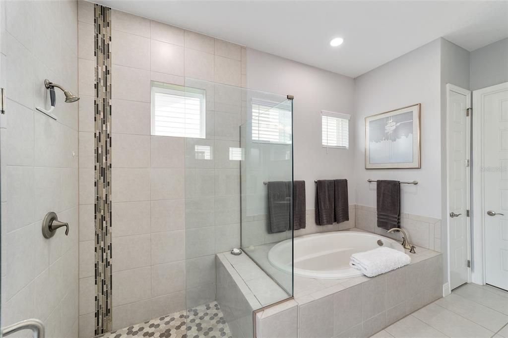 En Venta: $465,000 (3 camas, 2 baños, 2263 Pies cuadrados)