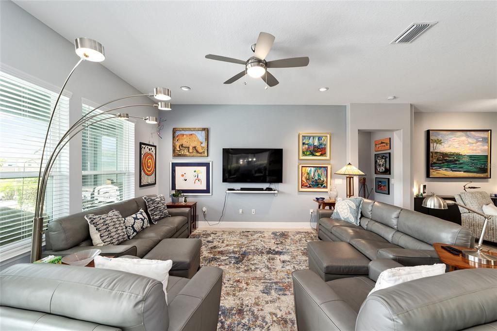 En Venta: $465,000 (3 camas, 2 baños, 2263 Pies cuadrados)