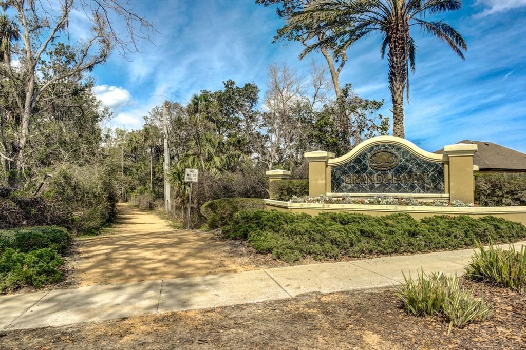 待售: $295,000 (0.72 acres)