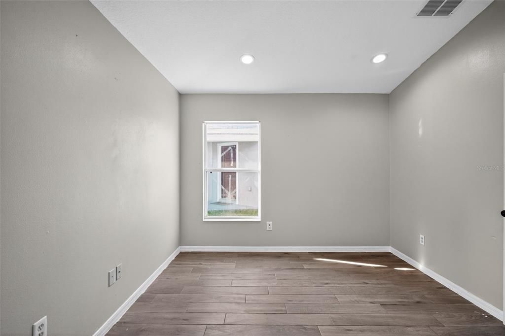 For Sale: $339,000 (3 beds, 2 baths, 1278 Square Feet)