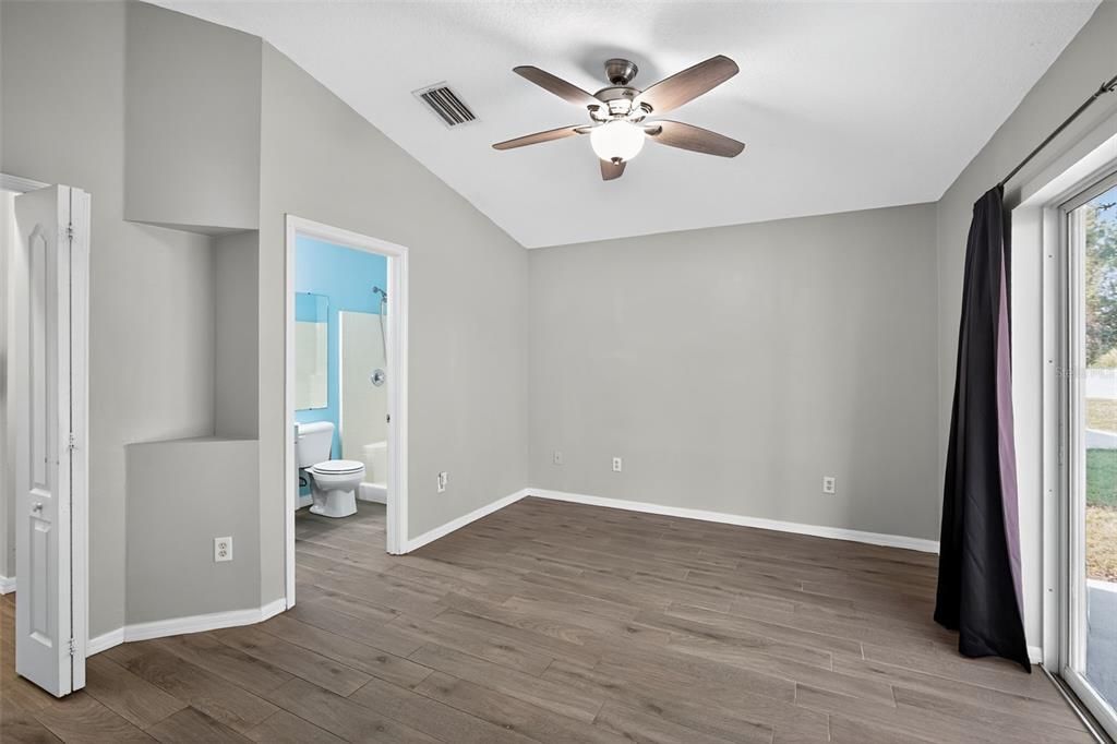 For Sale: $339,000 (3 beds, 2 baths, 1278 Square Feet)