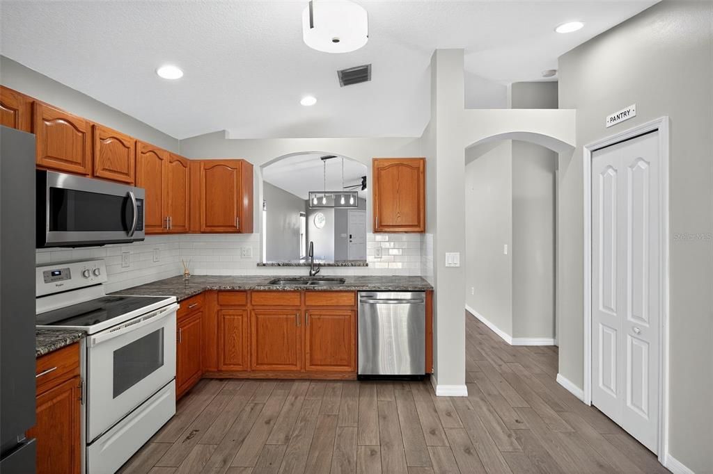 For Sale: $339,000 (3 beds, 2 baths, 1278 Square Feet)