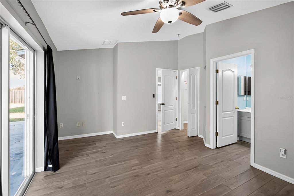 For Sale: $339,000 (3 beds, 2 baths, 1278 Square Feet)