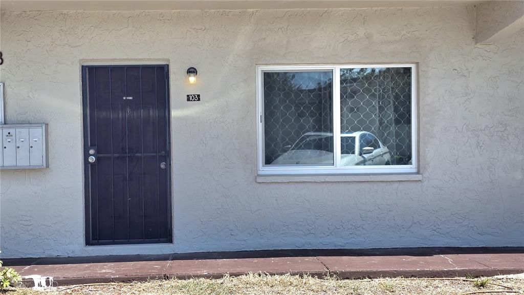 For Rent: $1,750 (1 beds, 1 baths, 760 Square Feet)