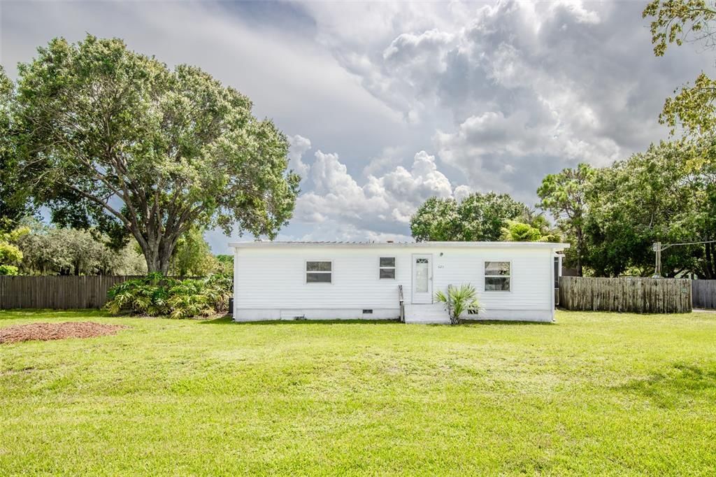 Недавно продано: $239,900 (2 спален, 2 ванн, 966 Квадратных фут)