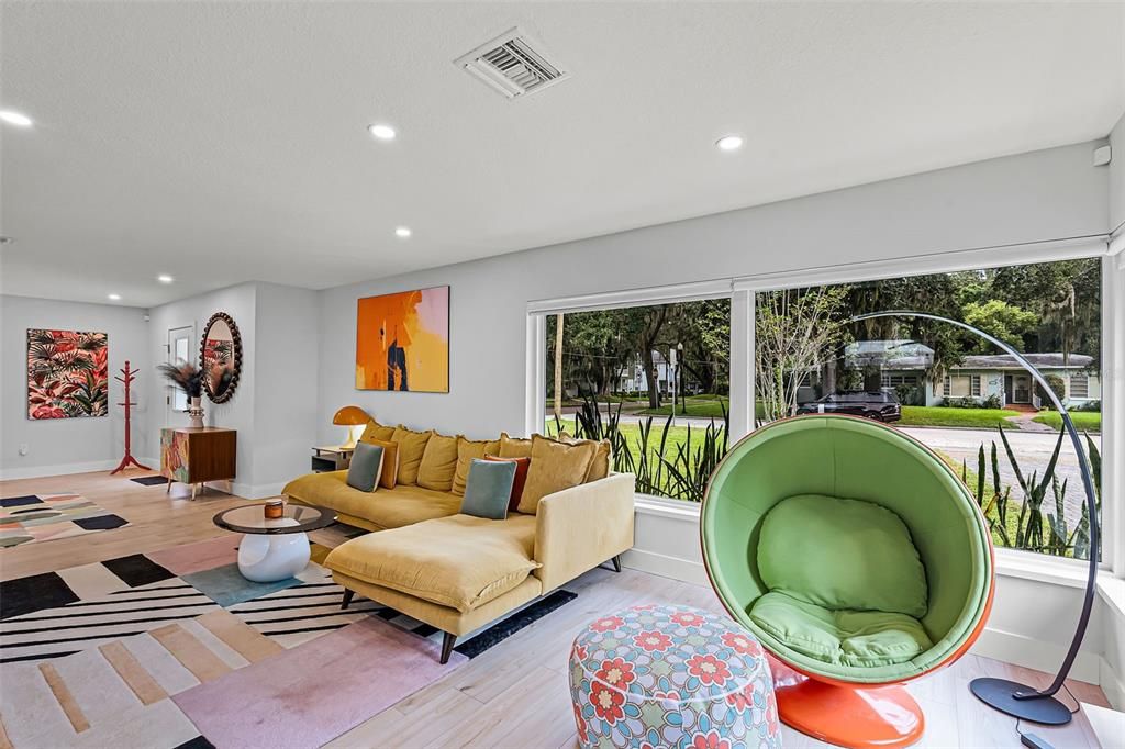 En Venta: $799,900 (4 camas, 3 baños, 2470 Pies cuadrados)