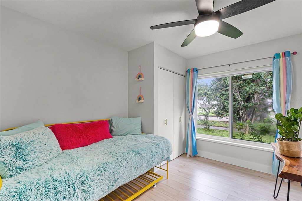 En Venta: $799,900 (4 camas, 3 baños, 2470 Pies cuadrados)