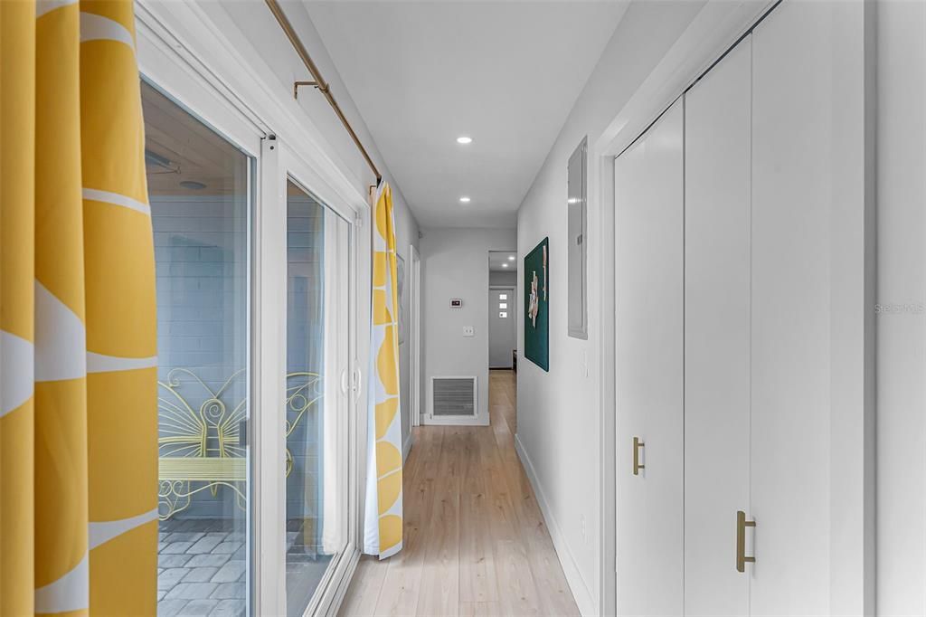 En Venta: $799,900 (4 camas, 3 baños, 2470 Pies cuadrados)