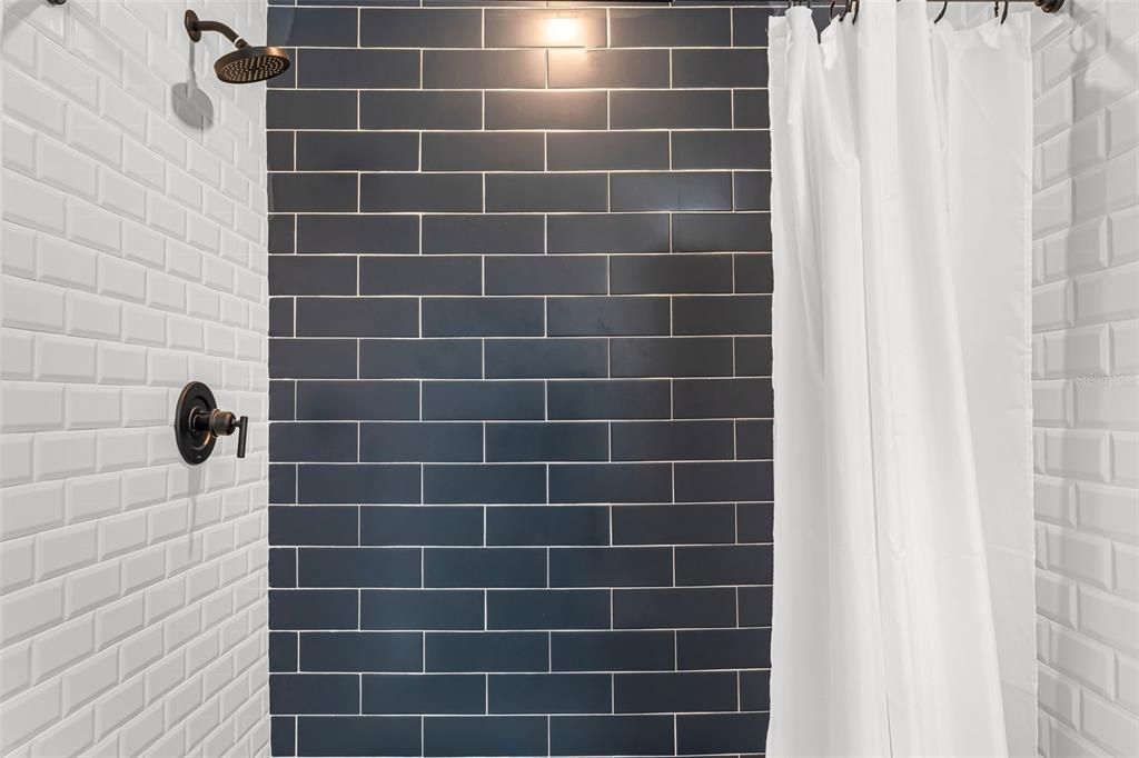 En Venta: $799,900 (4 camas, 3 baños, 2470 Pies cuadrados)