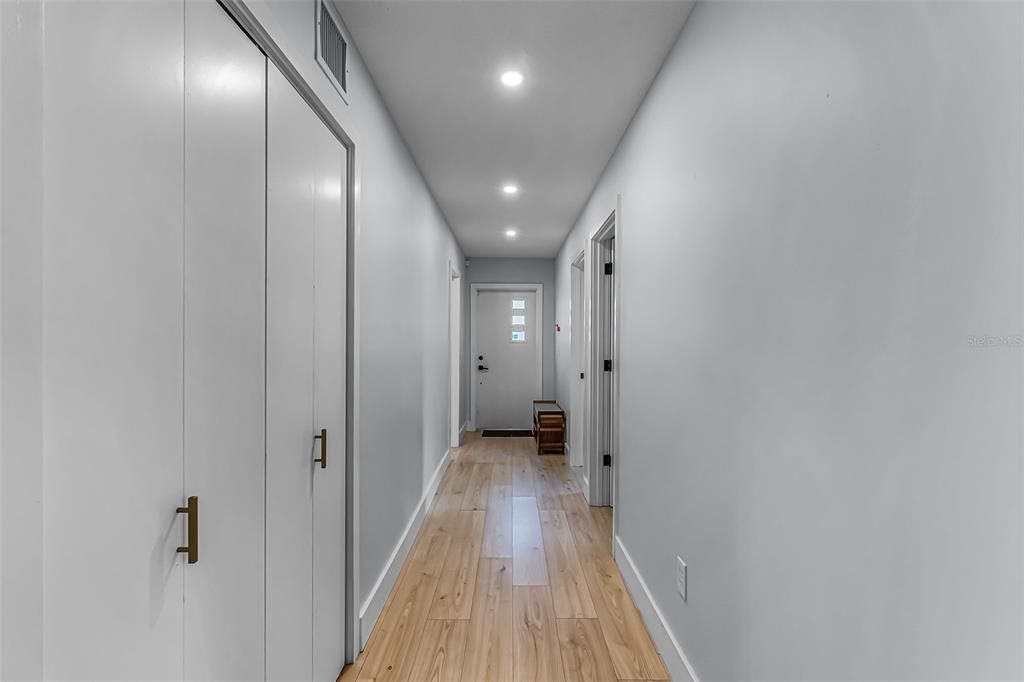 En Venta: $799,900 (4 camas, 3 baños, 2470 Pies cuadrados)