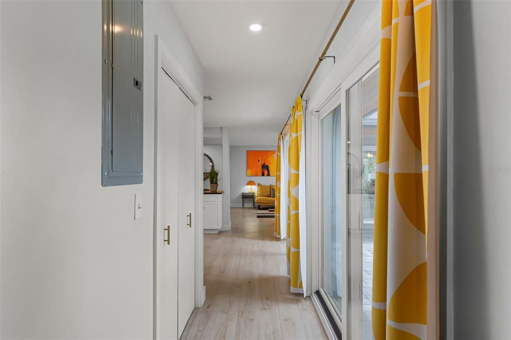 En Venta: $799,900 (4 camas, 3 baños, 2470 Pies cuadrados)