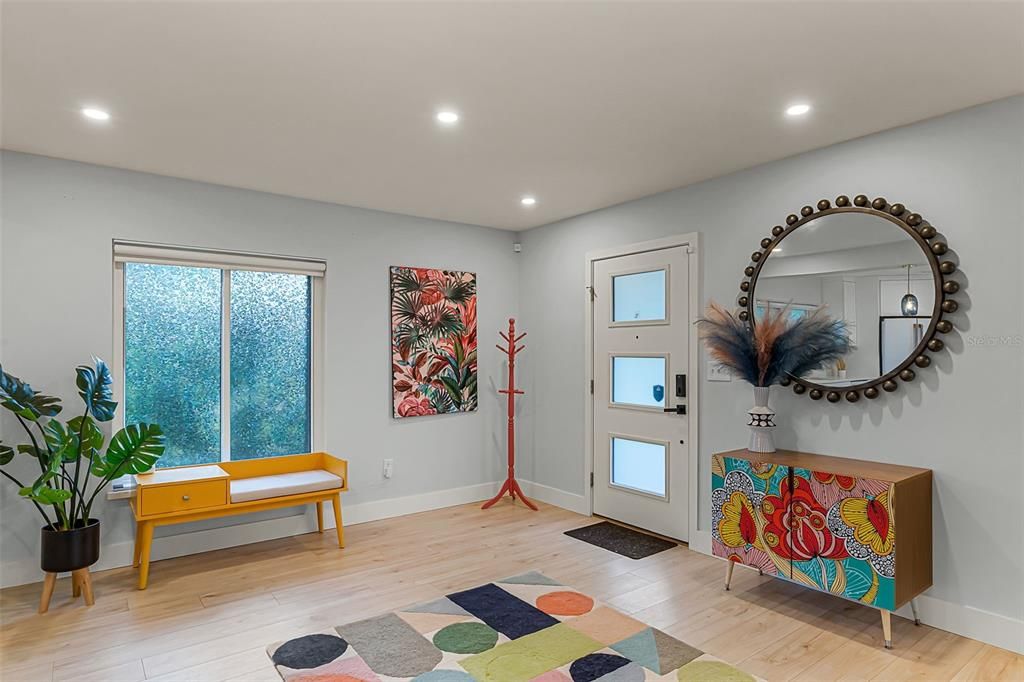 En Venta: $799,900 (4 camas, 3 baños, 2470 Pies cuadrados)