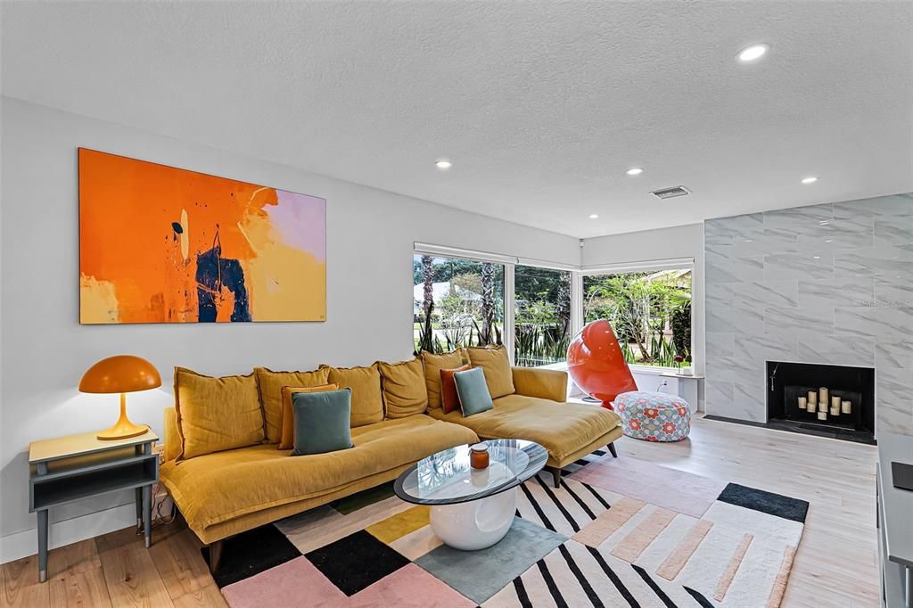 En Venta: $799,900 (4 camas, 3 baños, 2470 Pies cuadrados)