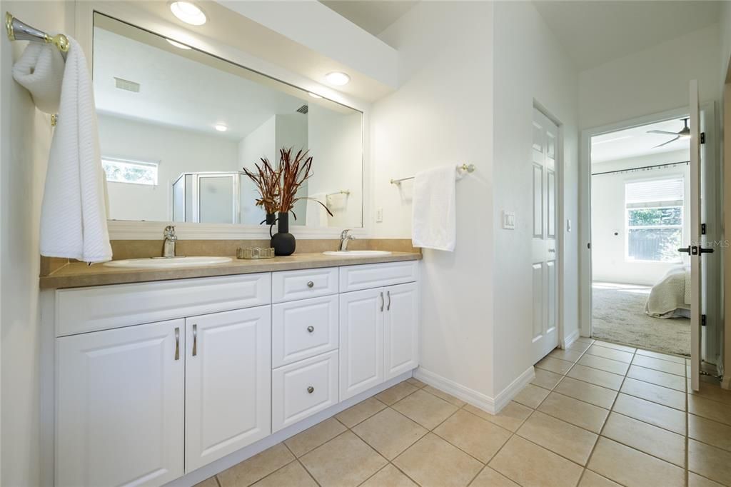 Active With Contract: $399,900 (4 beds, 3 baths, 2453 Square Feet)