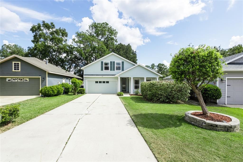 Active With Contract: $399,900 (4 beds, 3 baths, 2453 Square Feet)