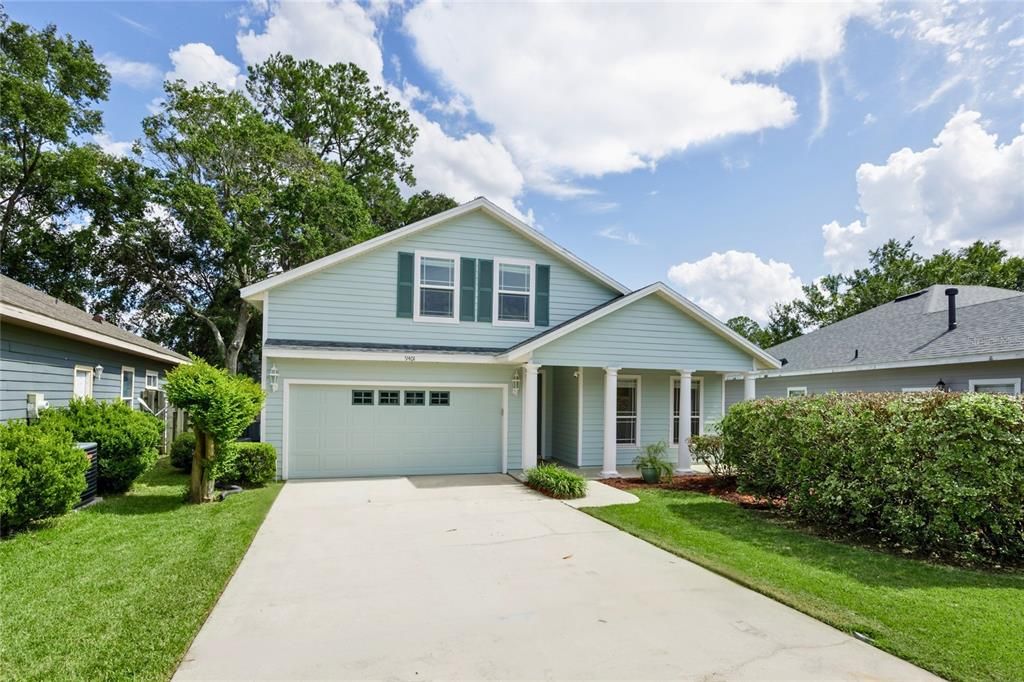 Active With Contract: $399,900 (4 beds, 3 baths, 2453 Square Feet)