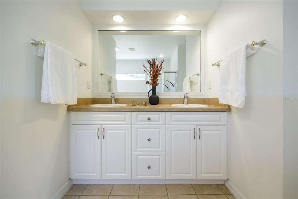 Active With Contract: $399,900 (4 beds, 3 baths, 2453 Square Feet)