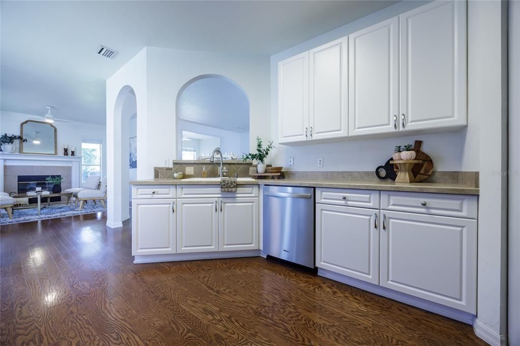 Active With Contract: $399,900 (4 beds, 3 baths, 2453 Square Feet)