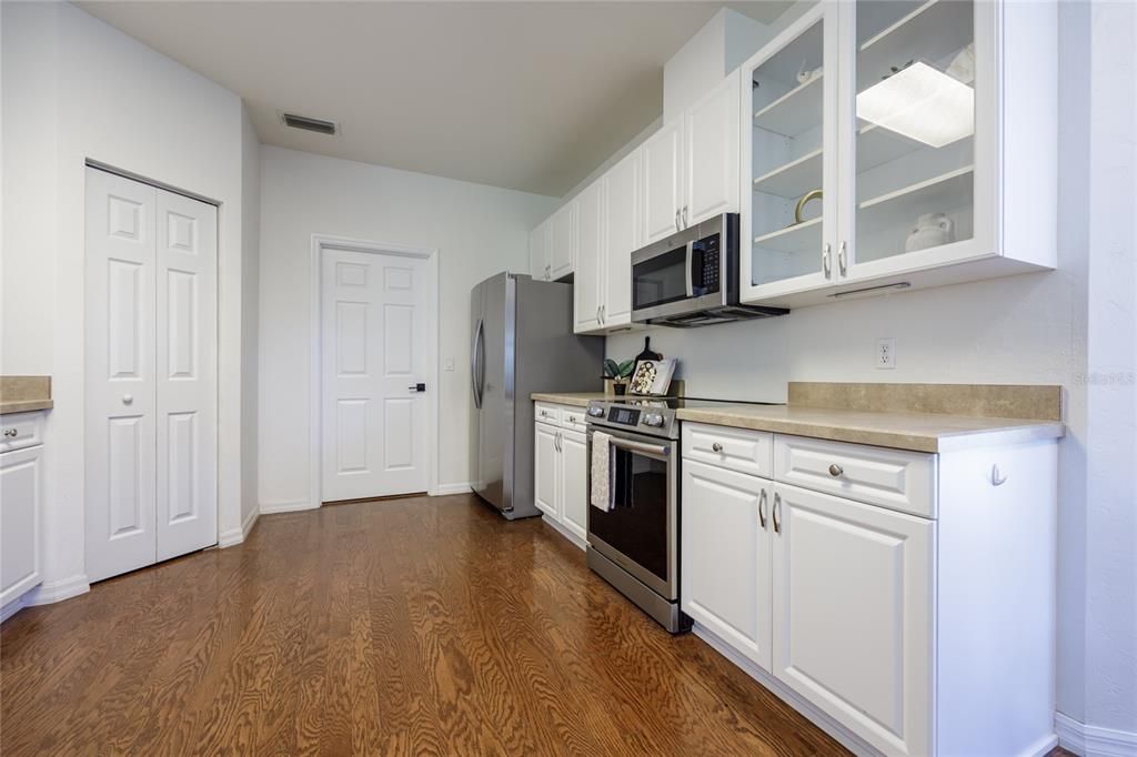 Active With Contract: $399,900 (4 beds, 3 baths, 2453 Square Feet)