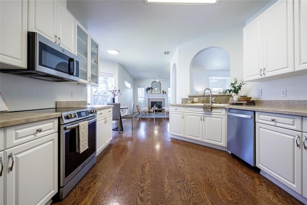 Active With Contract: $399,900 (4 beds, 3 baths, 2453 Square Feet)