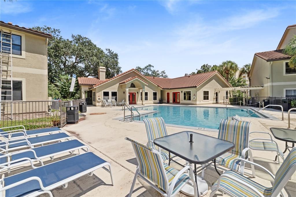 待售: $255,000 (2 贝兹, 2 浴室, 937 平方英尺)