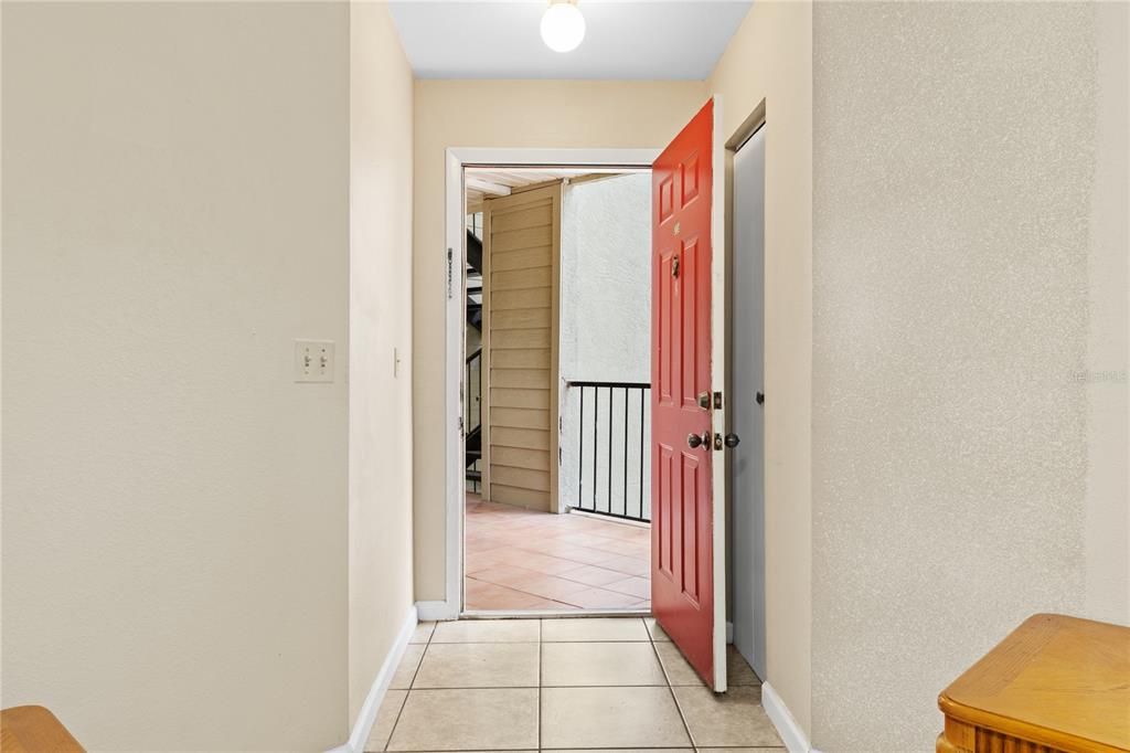 待售: $255,000 (2 贝兹, 2 浴室, 937 平方英尺)