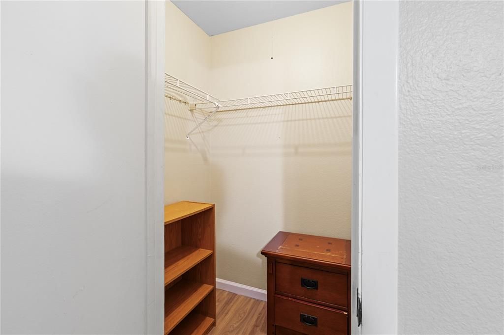 待售: $255,000 (2 贝兹, 2 浴室, 937 平方英尺)