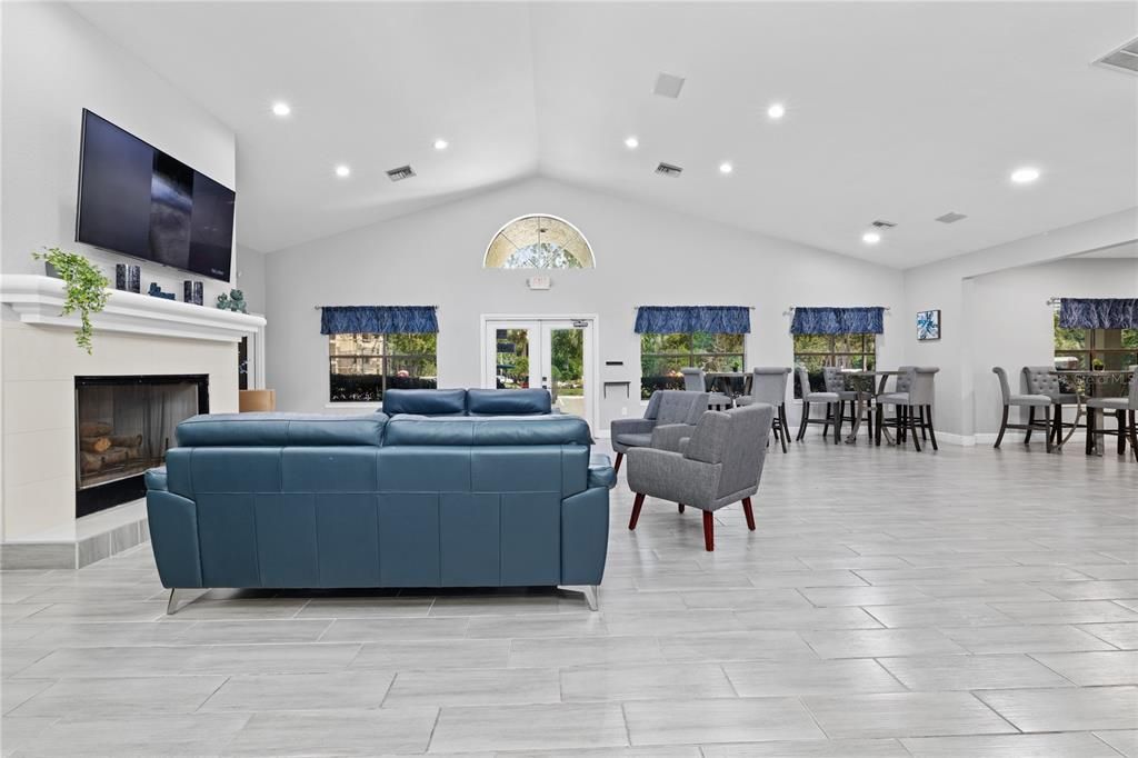 待售: $255,000 (2 贝兹, 2 浴室, 937 平方英尺)