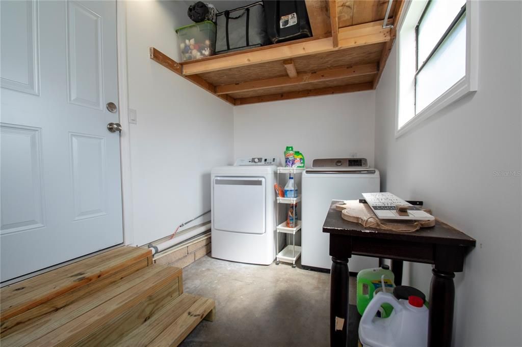 合同活跃: $159,000 (2 贝兹, 2 浴室, 984 平方英尺)