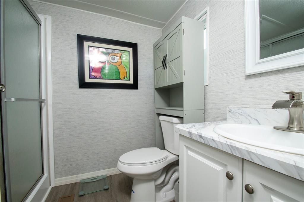 合同活跃: $159,000 (2 贝兹, 2 浴室, 984 平方英尺)