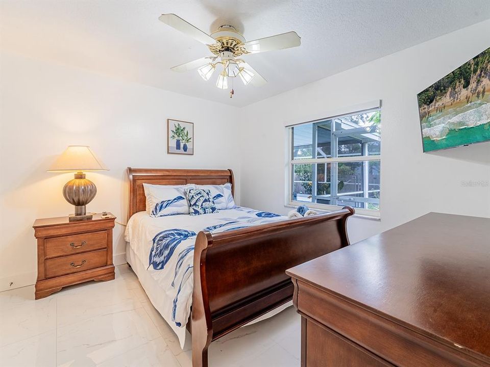 En Venta: $669,900 (5 camas, 3 baños, 2360 Pies cuadrados)