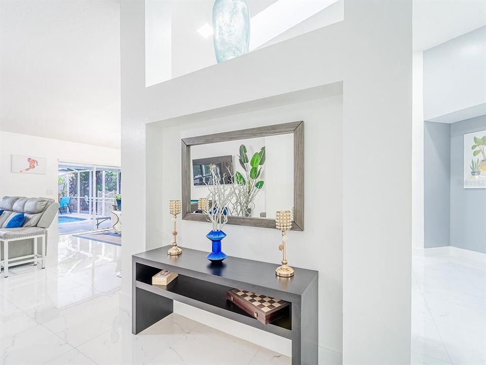 En Venta: $669,900 (5 camas, 3 baños, 2360 Pies cuadrados)