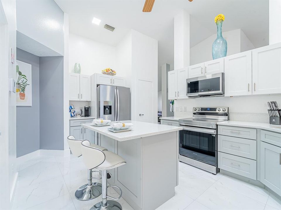 En Venta: $669,900 (5 camas, 3 baños, 2360 Pies cuadrados)