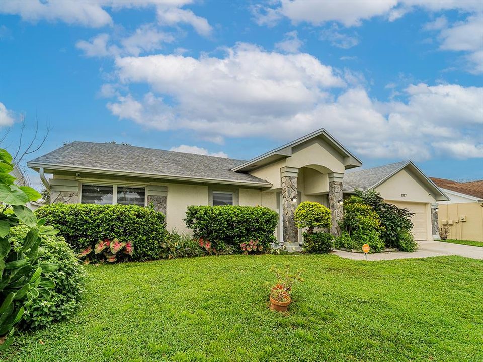 En Venta: $669,900 (5 camas, 3 baños, 2360 Pies cuadrados)