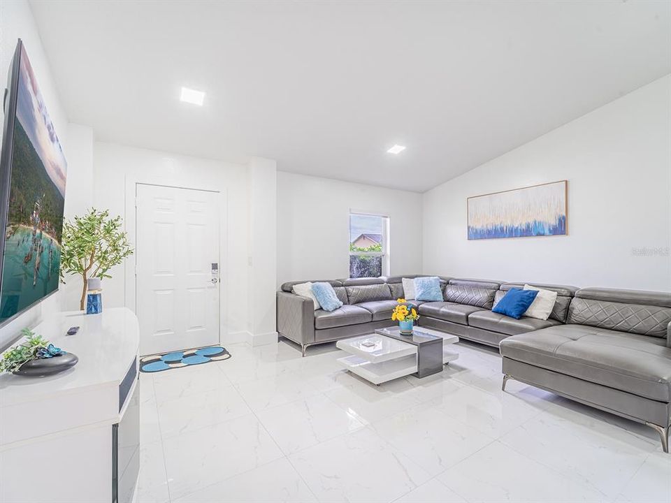 En Venta: $669,900 (5 camas, 3 baños, 2360 Pies cuadrados)