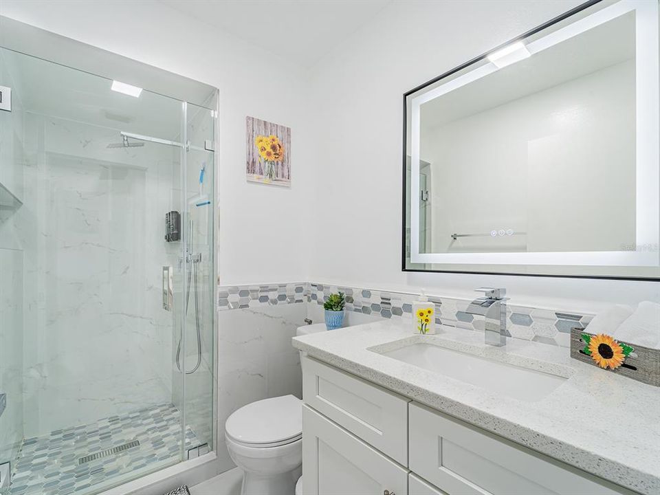 En Venta: $669,900 (5 camas, 3 baños, 2360 Pies cuadrados)