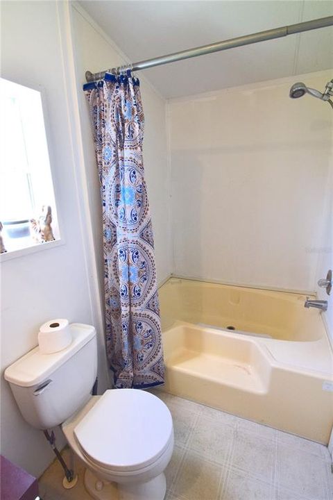 На продажу: $79,900 (3 спален, 2 ванн, 1120 Квадратных фут)