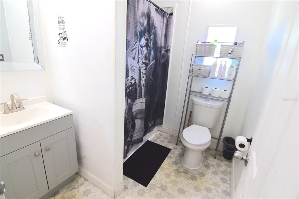 На продажу: $79,900 (3 спален, 2 ванн, 1120 Квадратных фут)