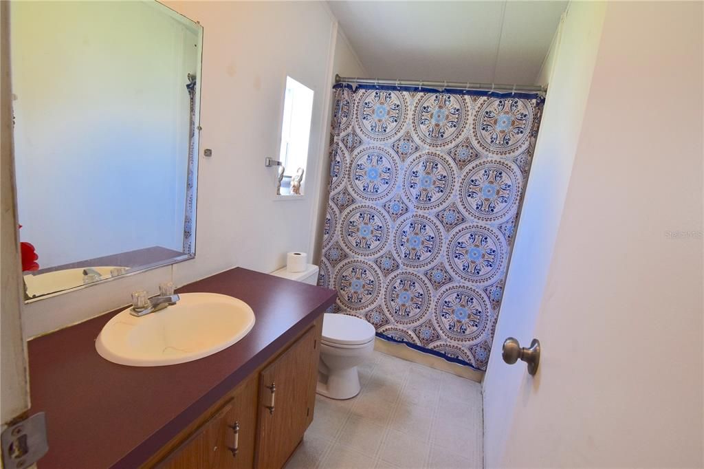 На продажу: $79,900 (3 спален, 2 ванн, 1120 Квадратных фут)