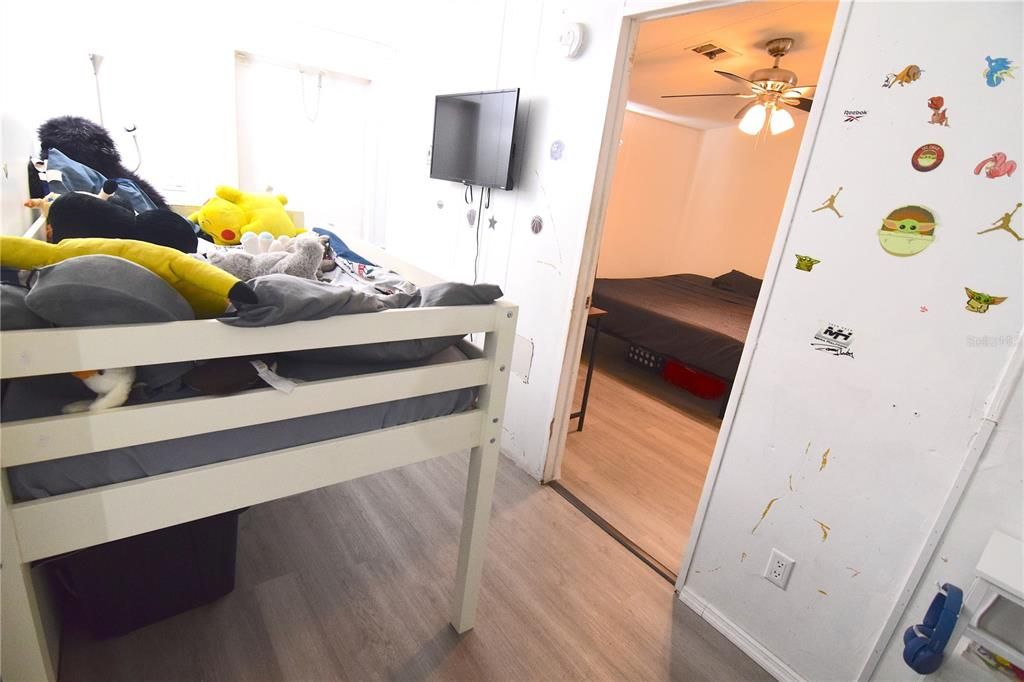 На продажу: $79,900 (3 спален, 2 ванн, 1120 Квадратных фут)