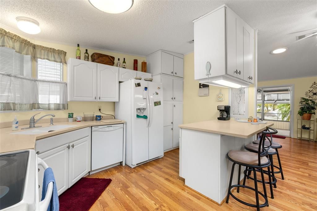 Activo con contrato: $169,000 (2 camas, 2 baños, 972 Pies cuadrados)