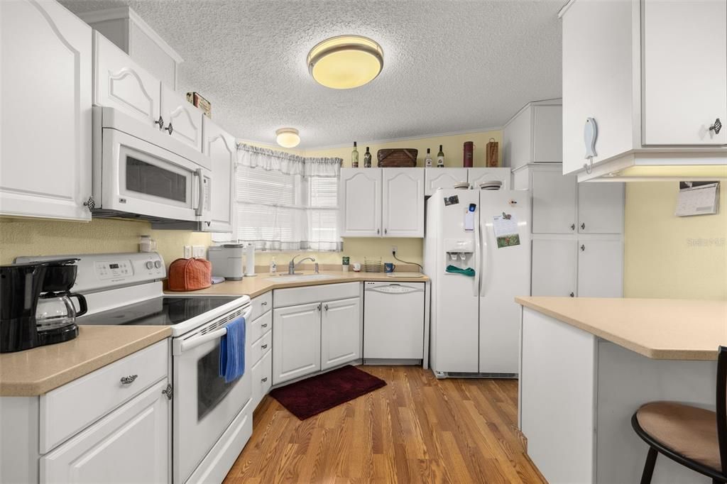 Activo con contrato: $169,000 (2 camas, 2 baños, 972 Pies cuadrados)