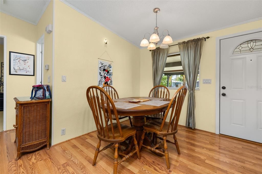 Activo con contrato: $169,000 (2 camas, 2 baños, 972 Pies cuadrados)