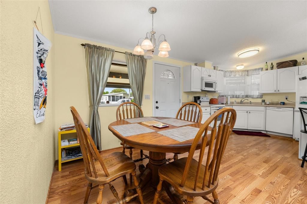 Activo con contrato: $169,000 (2 camas, 2 baños, 972 Pies cuadrados)