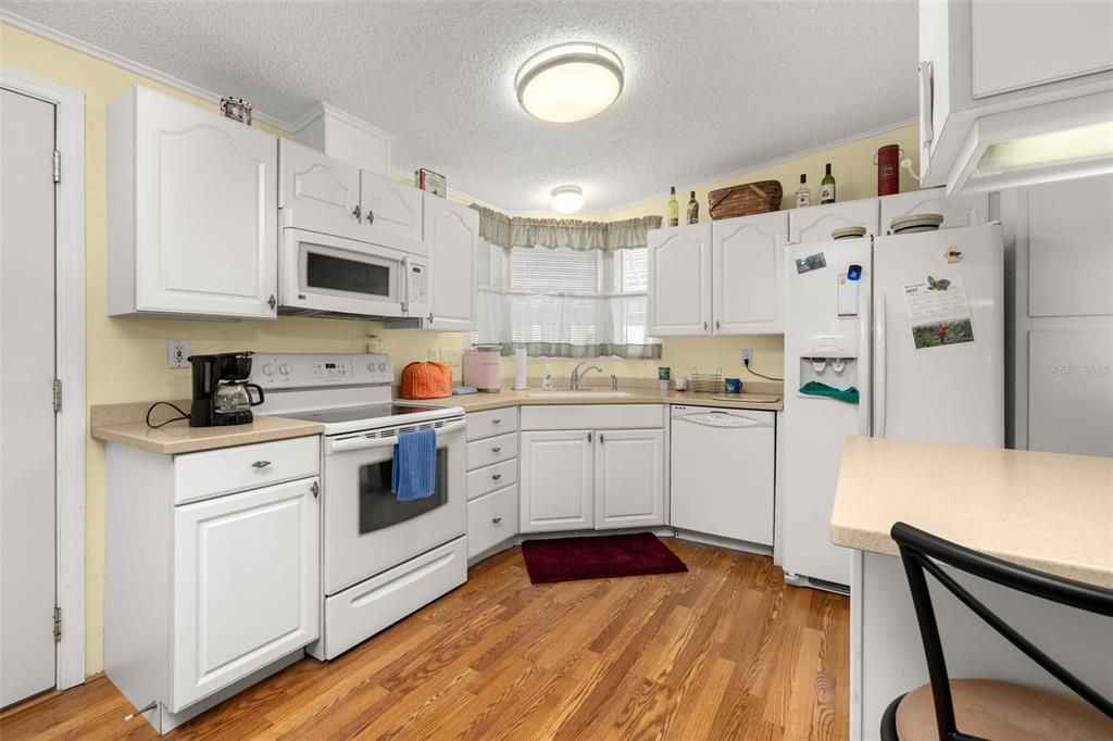 Activo con contrato: $169,000 (2 camas, 2 baños, 972 Pies cuadrados)