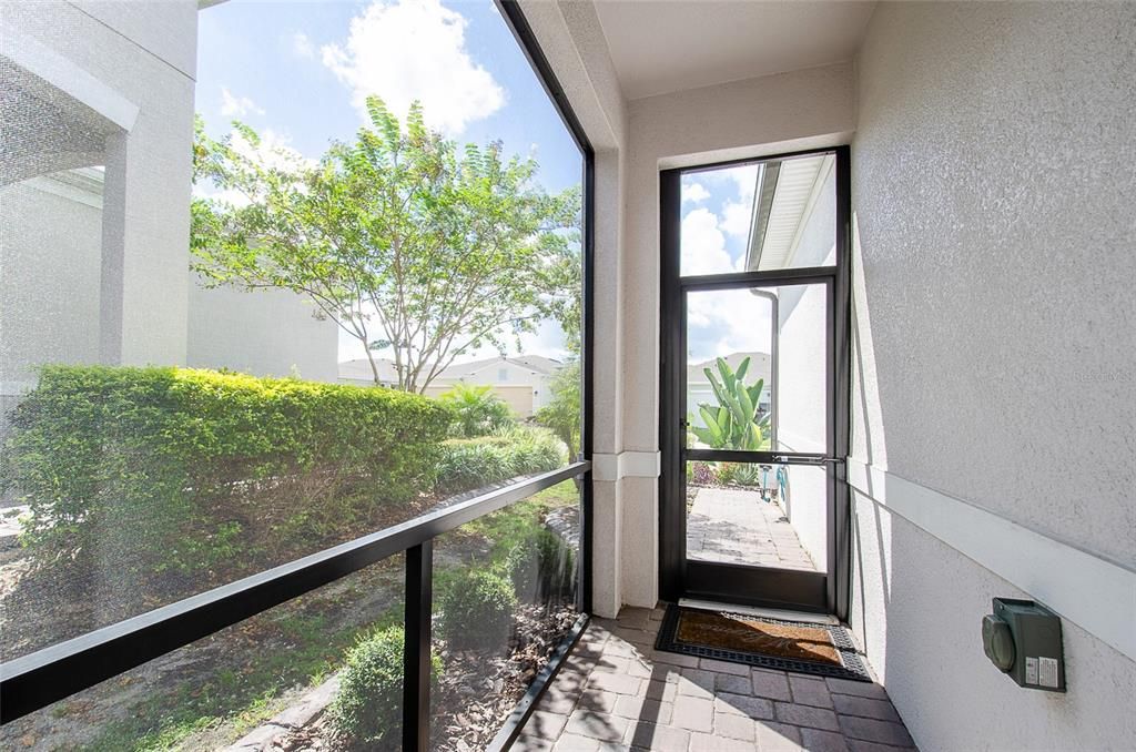 Active With Contract: $339,900 (2 beds, 2 baths, 1557 Square Feet)