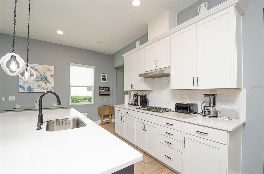 Active With Contract: $339,900 (2 beds, 2 baths, 1557 Square Feet)