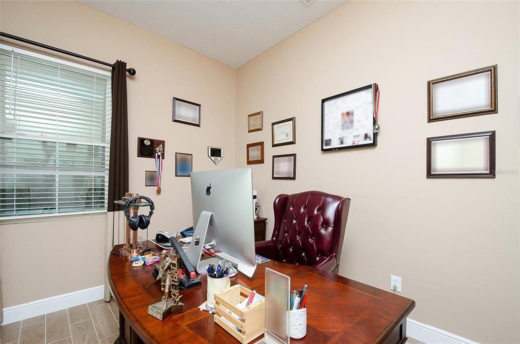 Active With Contract: $339,900 (2 beds, 2 baths, 1557 Square Feet)