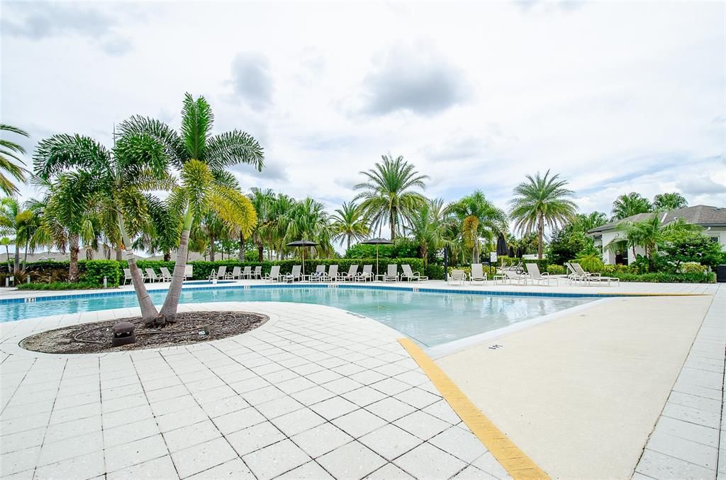 Active With Contract: $339,900 (2 beds, 2 baths, 1557 Square Feet)