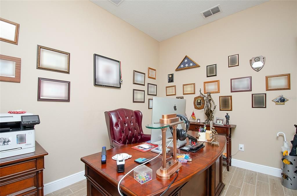 Active With Contract: $339,900 (2 beds, 2 baths, 1557 Square Feet)